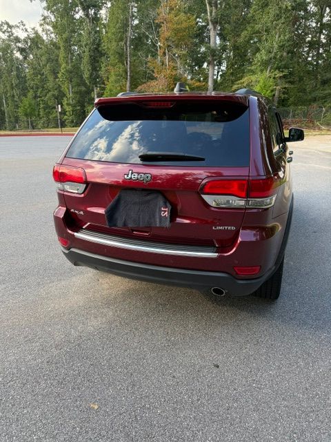 Used 2022 Jeep Grand Cherokee Limited w/ Tech Group AWD/4WD image 2