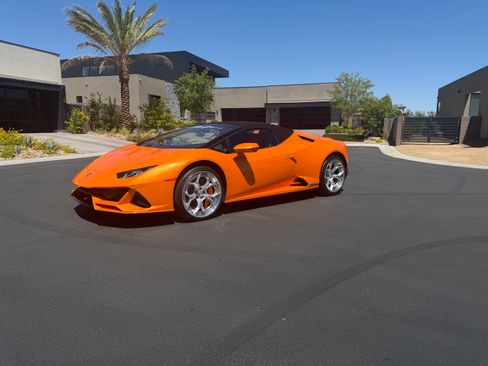 Used 2023 Lamborghini Huracan EVO AWD/4WD image 23