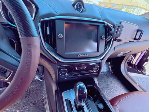 Used 2015 Maserati Ghibli image 18