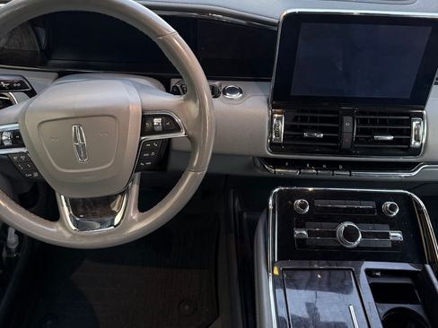 Used 2018 Lincoln Navigator Reserve w/ Technology Package image 10