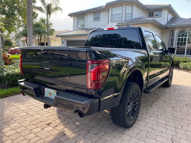 Used 2025 Ford F150 Lariat w/ Equipment Group 501A Mid AWD/4WD image 2