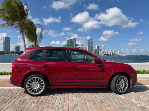Used 2008 Porsche Cayenne GTS image 5