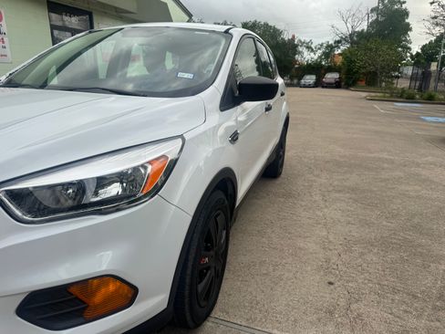 Used 2018 Ford Escape S image 4