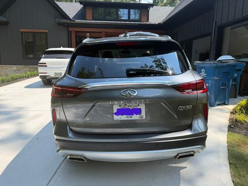 Used 2023 INFINITI QX50 Luxe FWD image 5