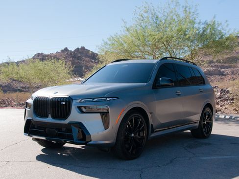 Used 2025 BMW X7 M60i w/ M Sport Professional Package image 13