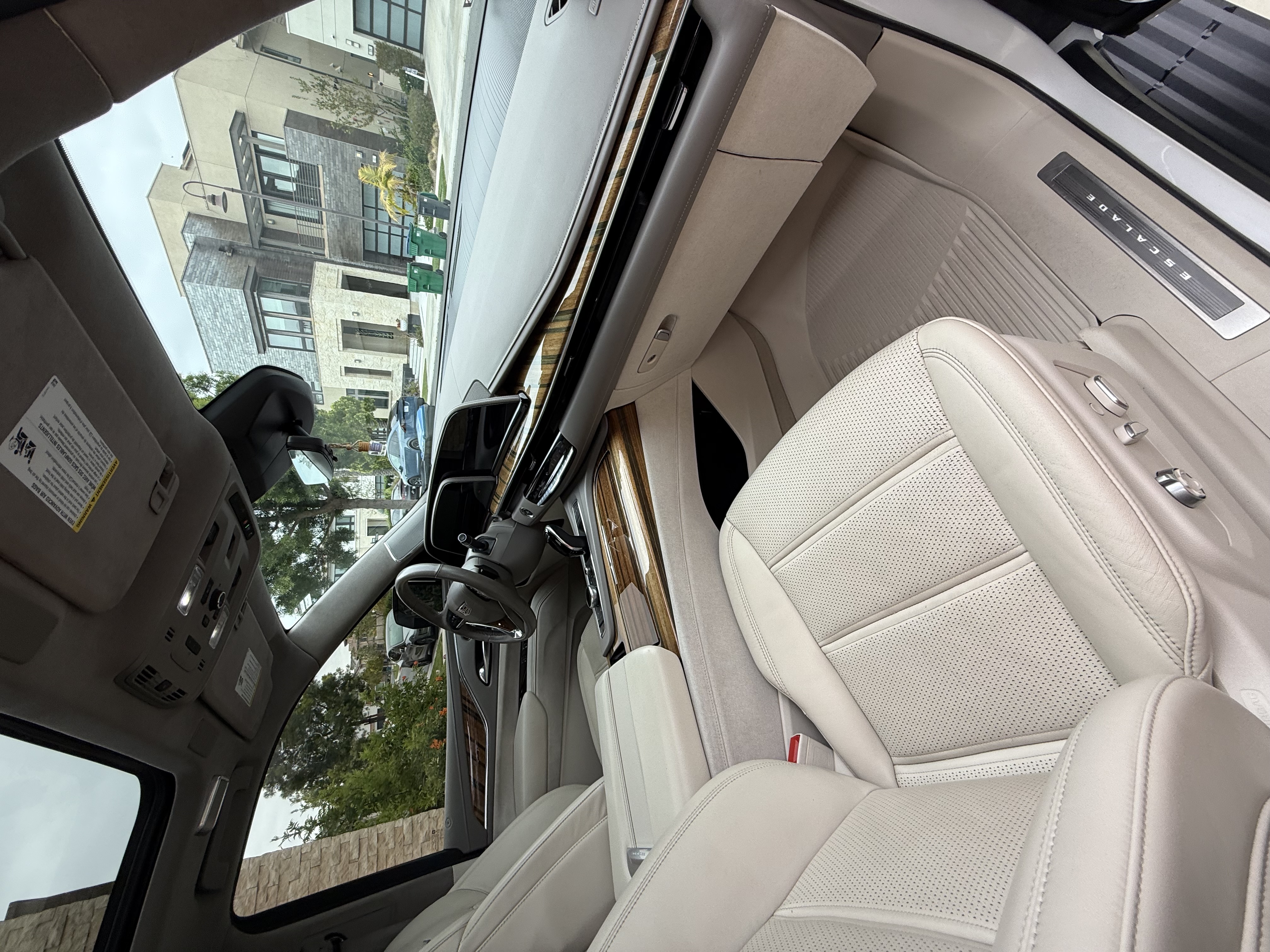 Used 2021 Cadillac Escalade ESV Sport Platinum AWD/4WD image 9