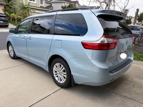 Used 2017 Toyota Sienna XLE w/ XLE Navigation Package image 2