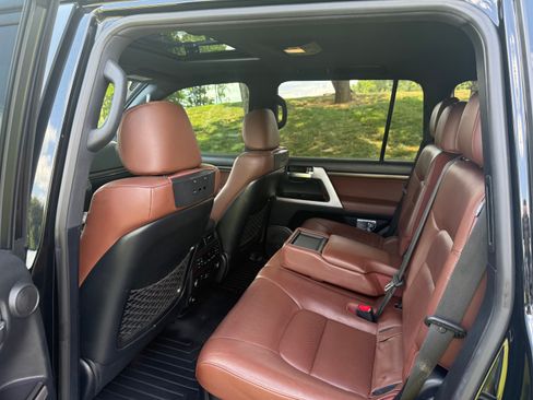 Used 2016 Toyota Land Cruiser AWD/4WD image 16