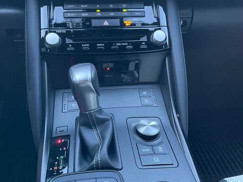 Used 2023 Lexus IS 500 image 12