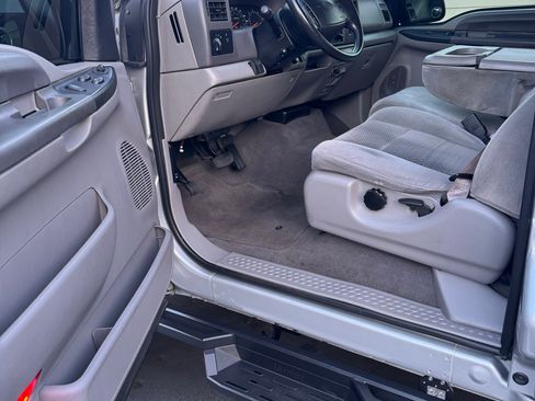 Used 2001 Ford F250 Long Bed image 8