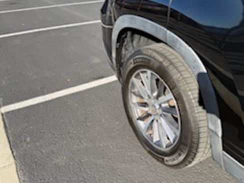 Used 2019 Toyota Highlander XLE image 14