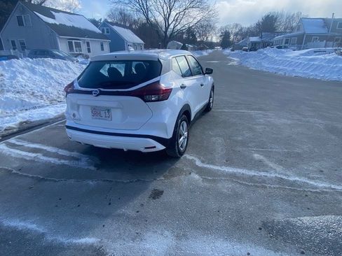 Used 2021 Nissan Kicks S w/ Interior Electronics Package image 22