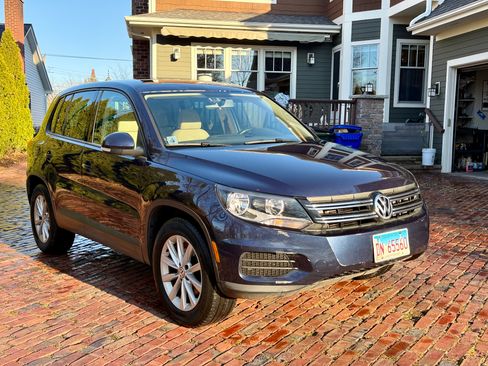 Used 2014 Volkswagen Tiguan SE image 5