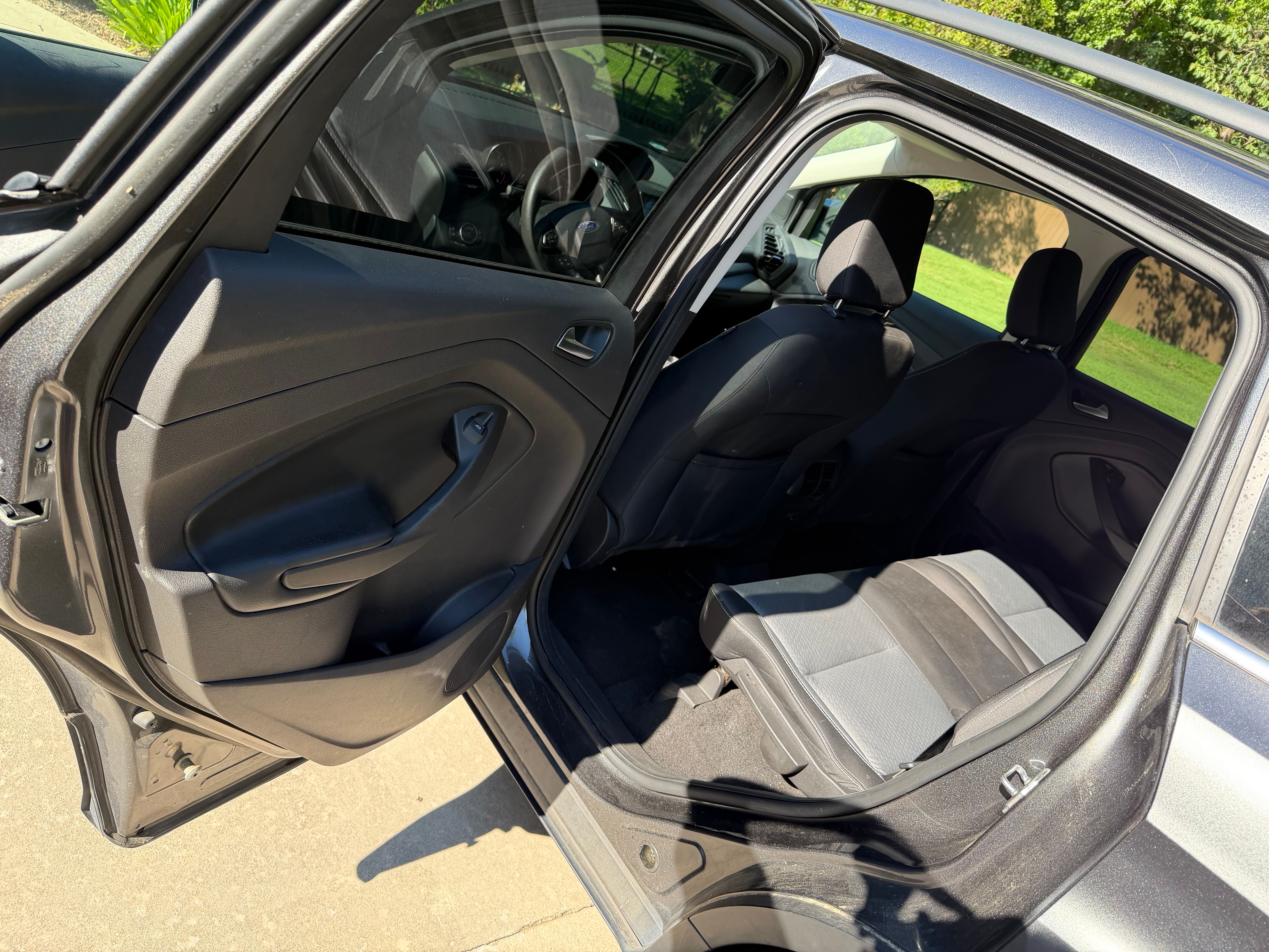 Used 2018 Ford Escape SE FWD image 12