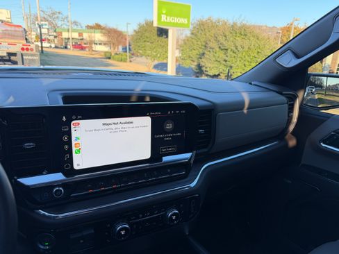 Used 2024 GMC Sierra 1500 SLT w/ SLT Premium Plus Package image 9