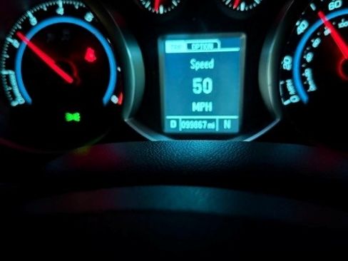 Used 2014 Chevrolet Cruze LT image 9