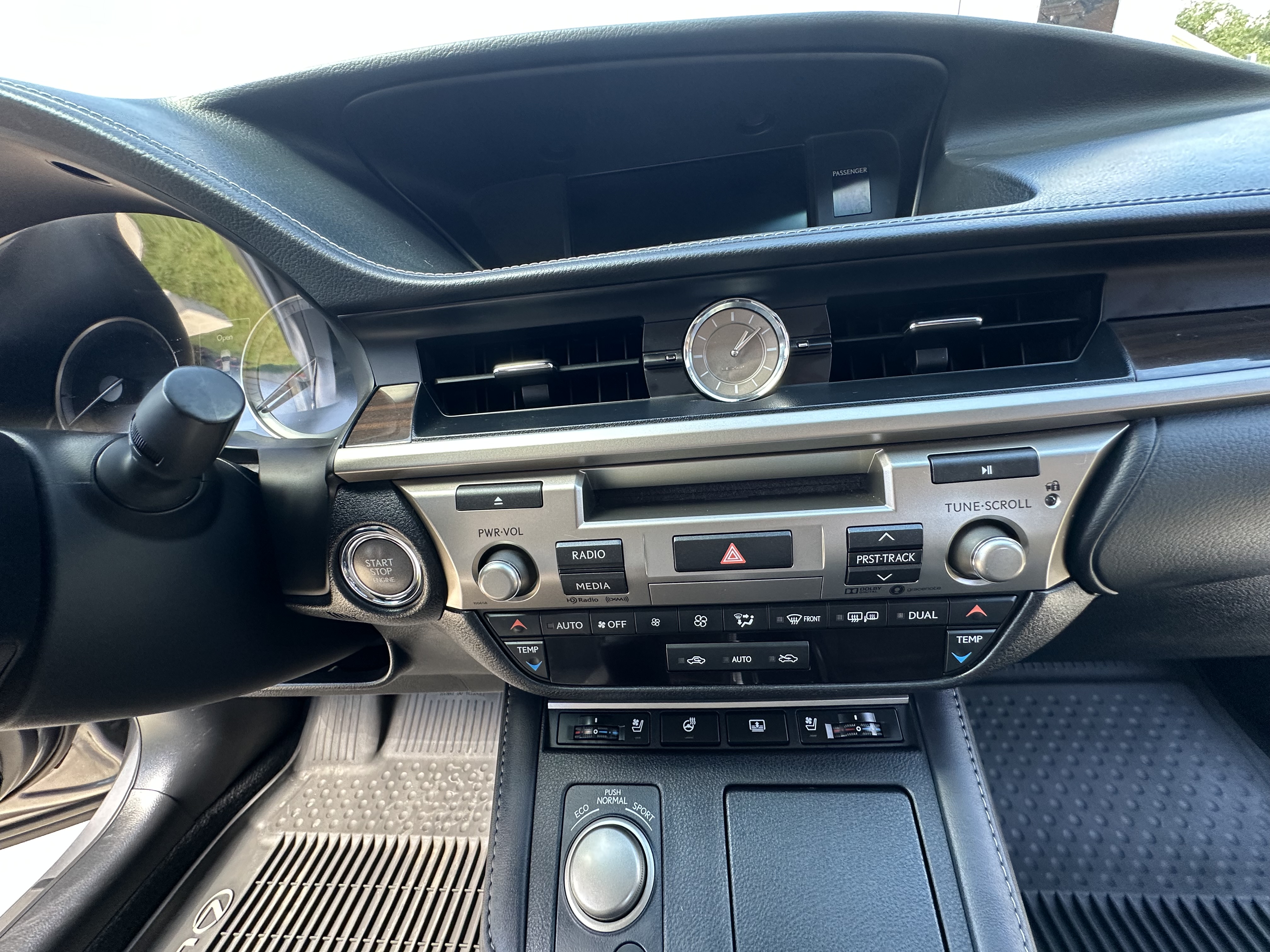 Used 2017 Lexus ES 350 w/ Luxury Package FWD image 32