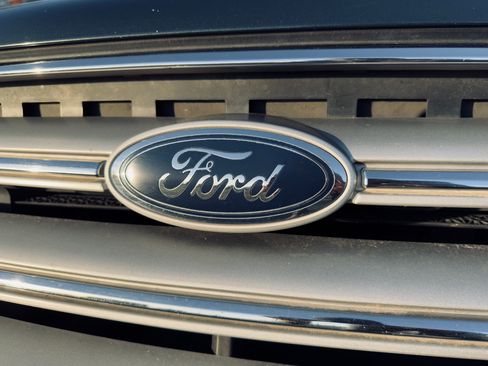 Used 2019 Ford Escape SE image 9