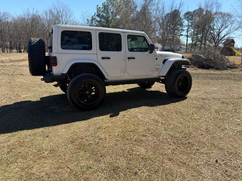 Used 2021 Jeep Wrangler Unlimited Sahara image 5