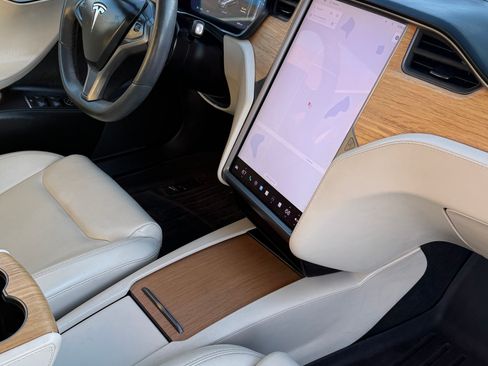 Used 2021 Tesla Model S Long Range Plus image 12