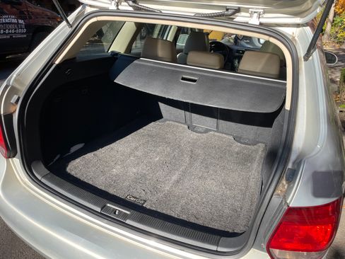 Used 2011 Volkswagen Jetta SE w/ Premium Pkg image 15