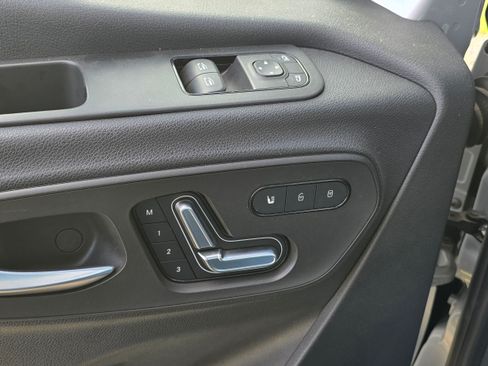 Used 2022 Mercedes-Benz Sprinter 3500 image 20