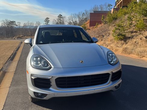 Used 2016 Porsche Cayenne S image 6
