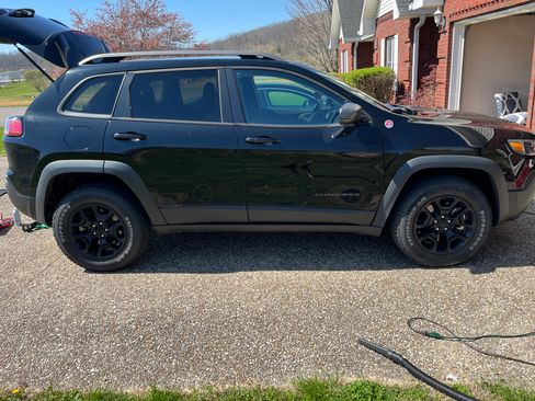 Used 2021 Jeep Cherokee Trailhawk w/ Trailer Tow Group image 13