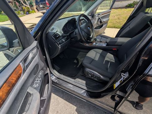 Used 2017 BMW X3 sDrive28i RWD image 9