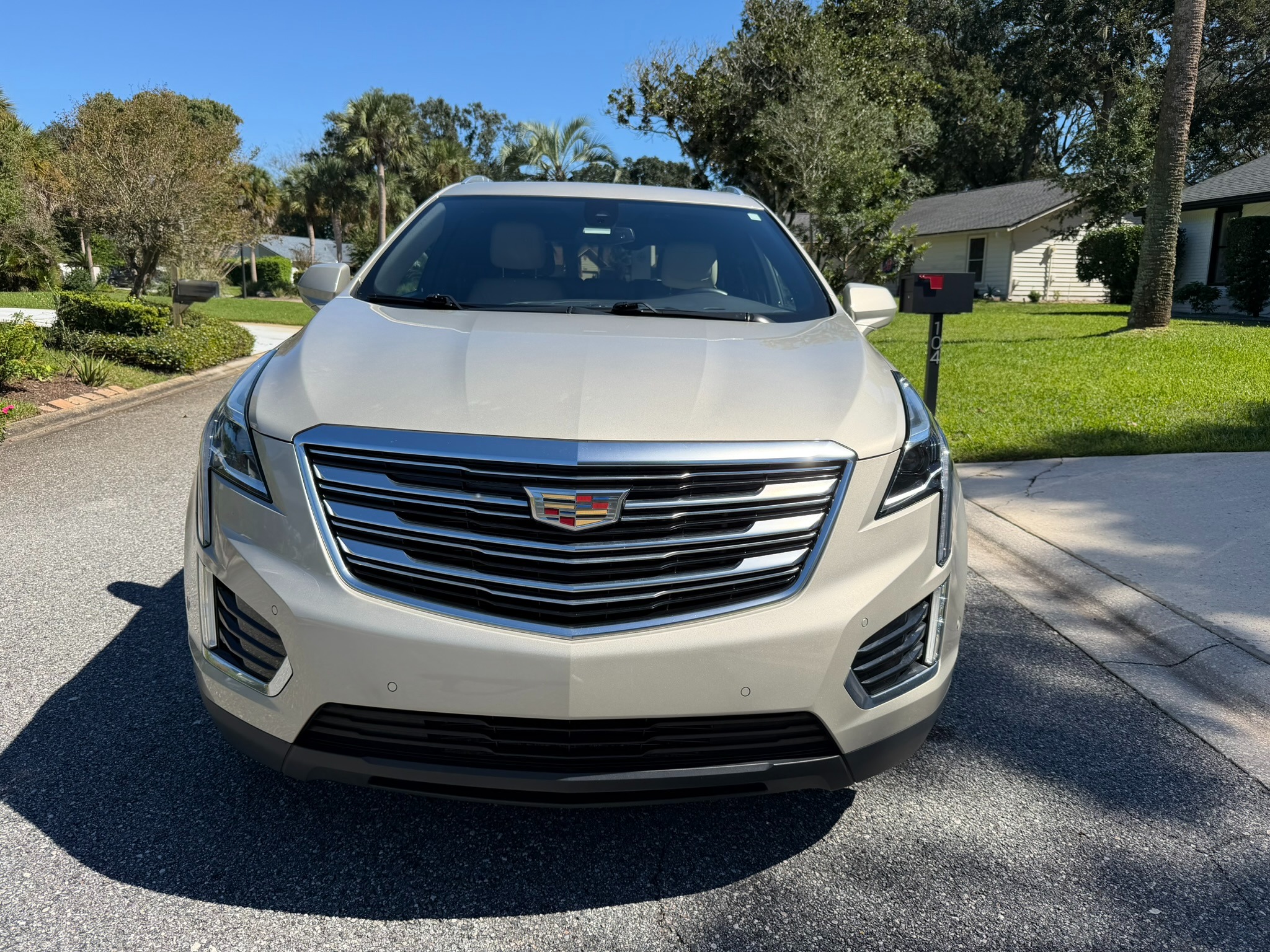 Used 2017 Cadillac XT5 Premium Luxury w/ Driver Assist Package FWD image 2