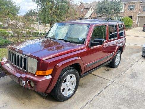 Used 2008 Jeep Commander Sport image 2