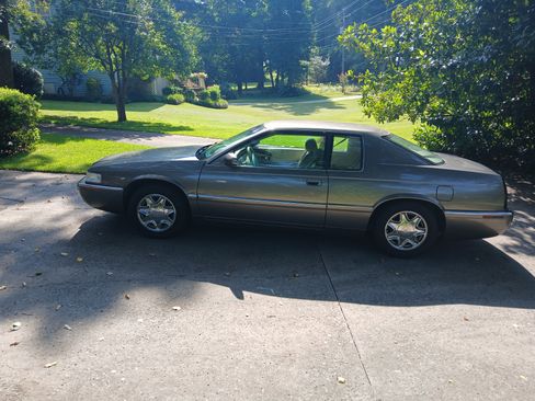 Used 1999 Cadillac Eldorado w/ Comfort/Convenience Pkg FWD image 5