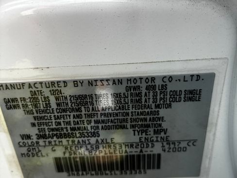 Used 2025 Nissan Kicks S image 12