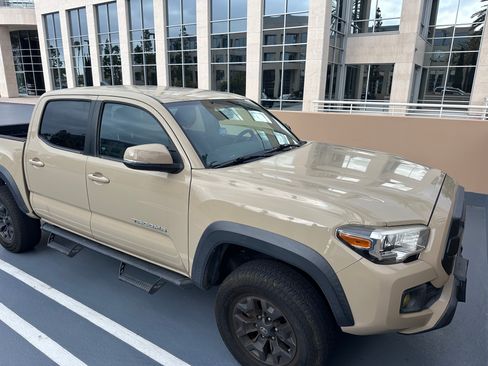 Used 2017 Toyota Tacoma TRD Off-Road w/ Tow Package RWD image 6