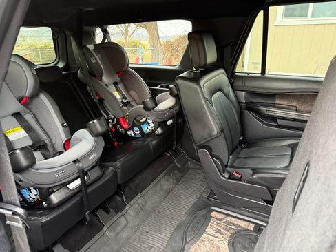 Used 2021 Ford Expedition Max Limited image 19