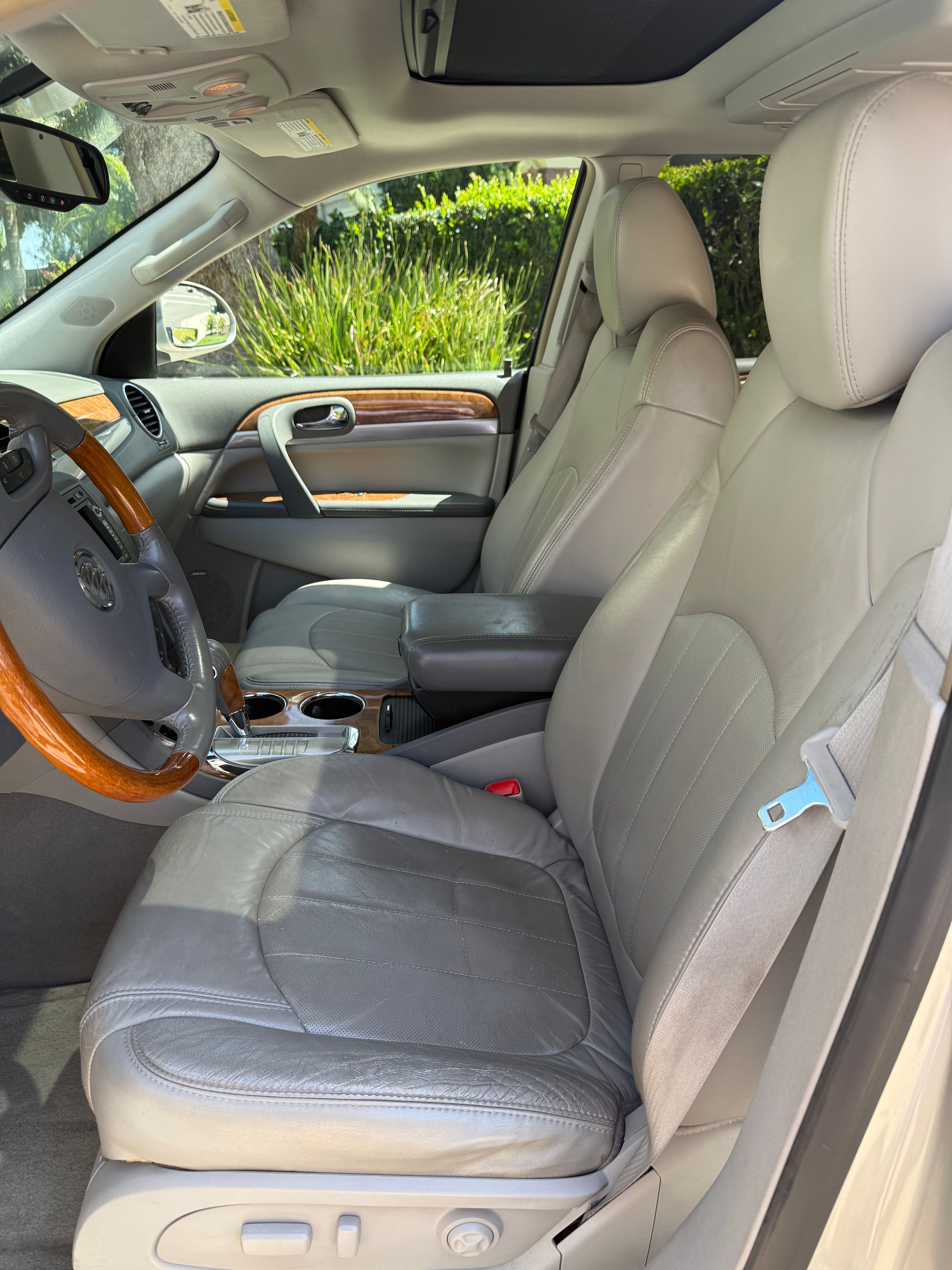 Used 2008 Buick Enclave CXL w/ Entertainment Package #4 FWD image 23