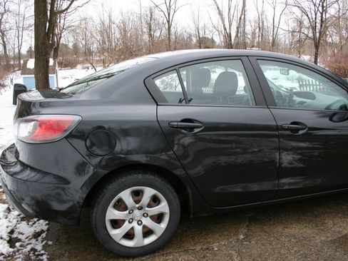 Used 2011 MAZDA MAZDA3 i Sport image 8