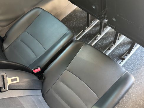 Used 2017 Mercedes-Benz Sprinter 3500 image 2