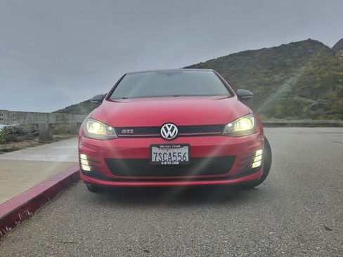 Used 2016 Volkswagen GTI SE w/ Lighting Package (SEL) FWD image 6
