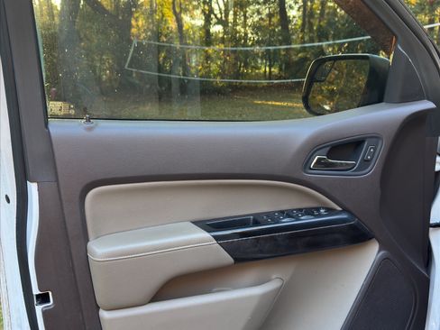 Used 2017 GMC Canyon SLT w/ Driver Alert Package image 8