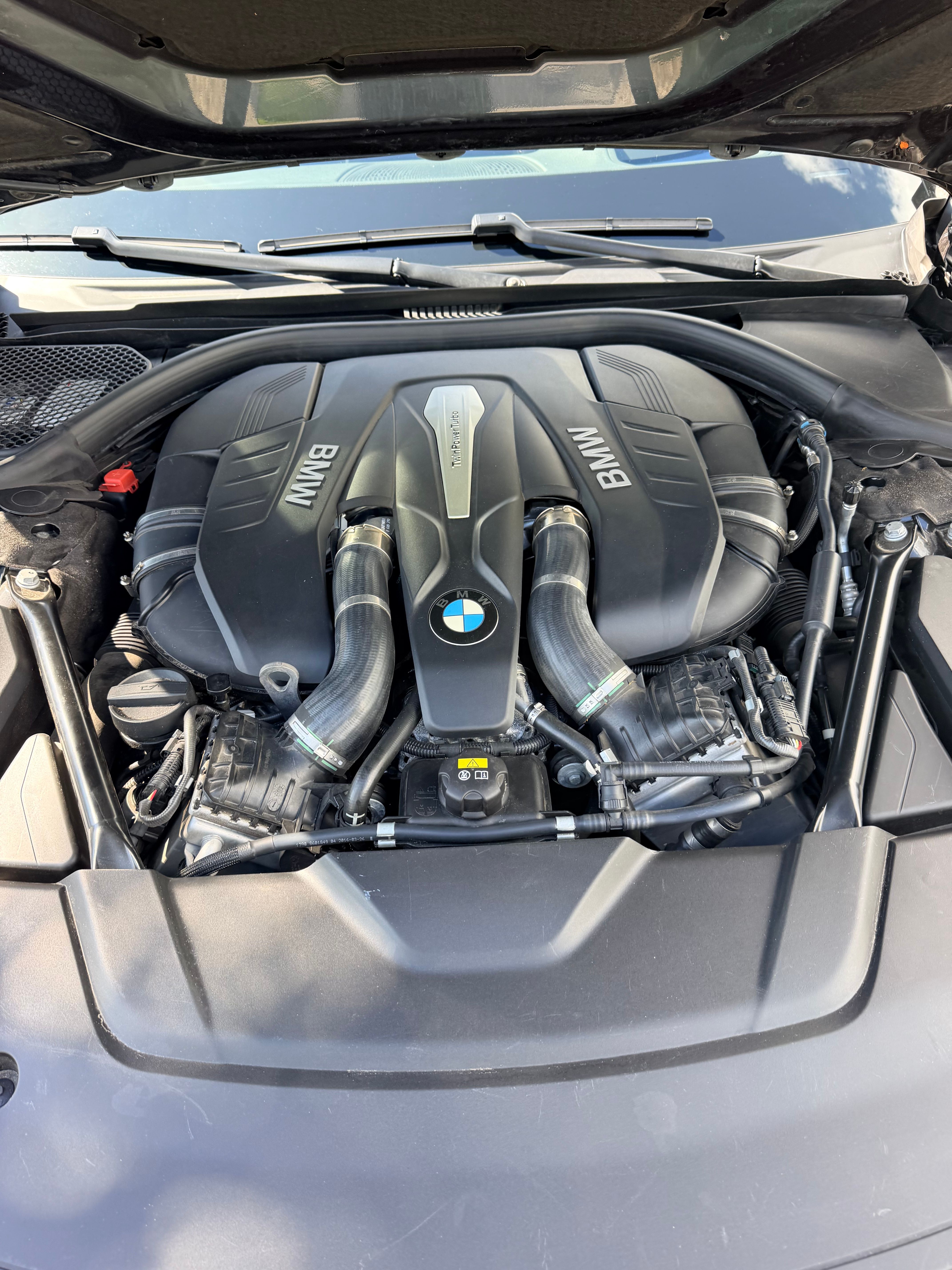 Used 2016 BMW 750i xDrive AWD/4WD image 25