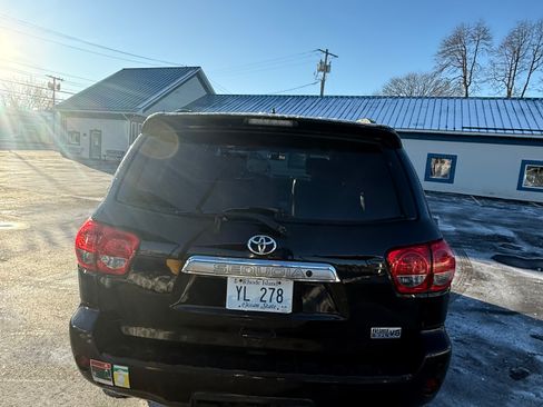 Used 2012 Toyota Sequoia Platinum image 9