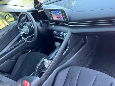 Used 2023 Hyundai Elantra SEL image 13