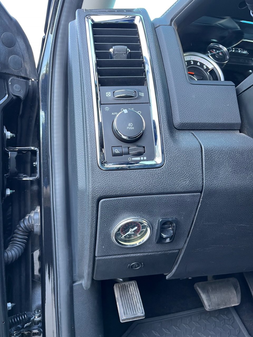 Used 2017 RAM 5500 Laramie AWD/4WD image 18