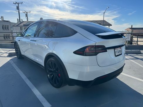 Used 2025 Tesla Model X Plaid image 5