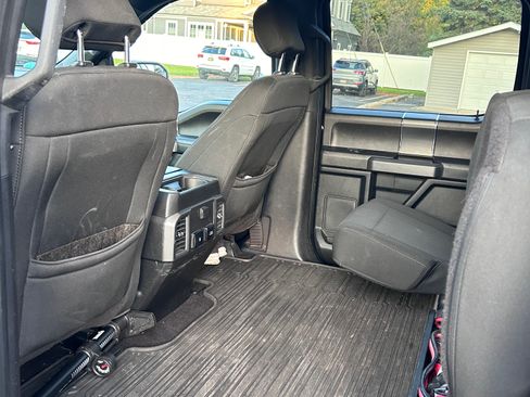 Used 2018 Ford F150 XLT w/ Equipment Group 302A Luxury image 10