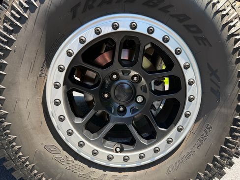 Used 2017 Jeep Wrangler Unlimited Rubicon AWD/4WD image 28