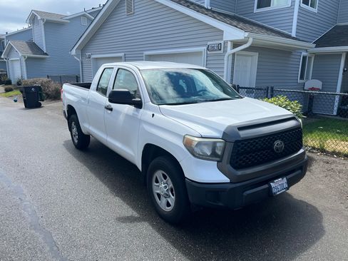 Used 2018 Toyota Tundra SR AWD/4WD image 1