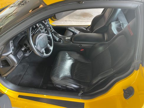 Used 2002 Chevrolet Corvette Z06 w/ Memory Pkg RWD image 16