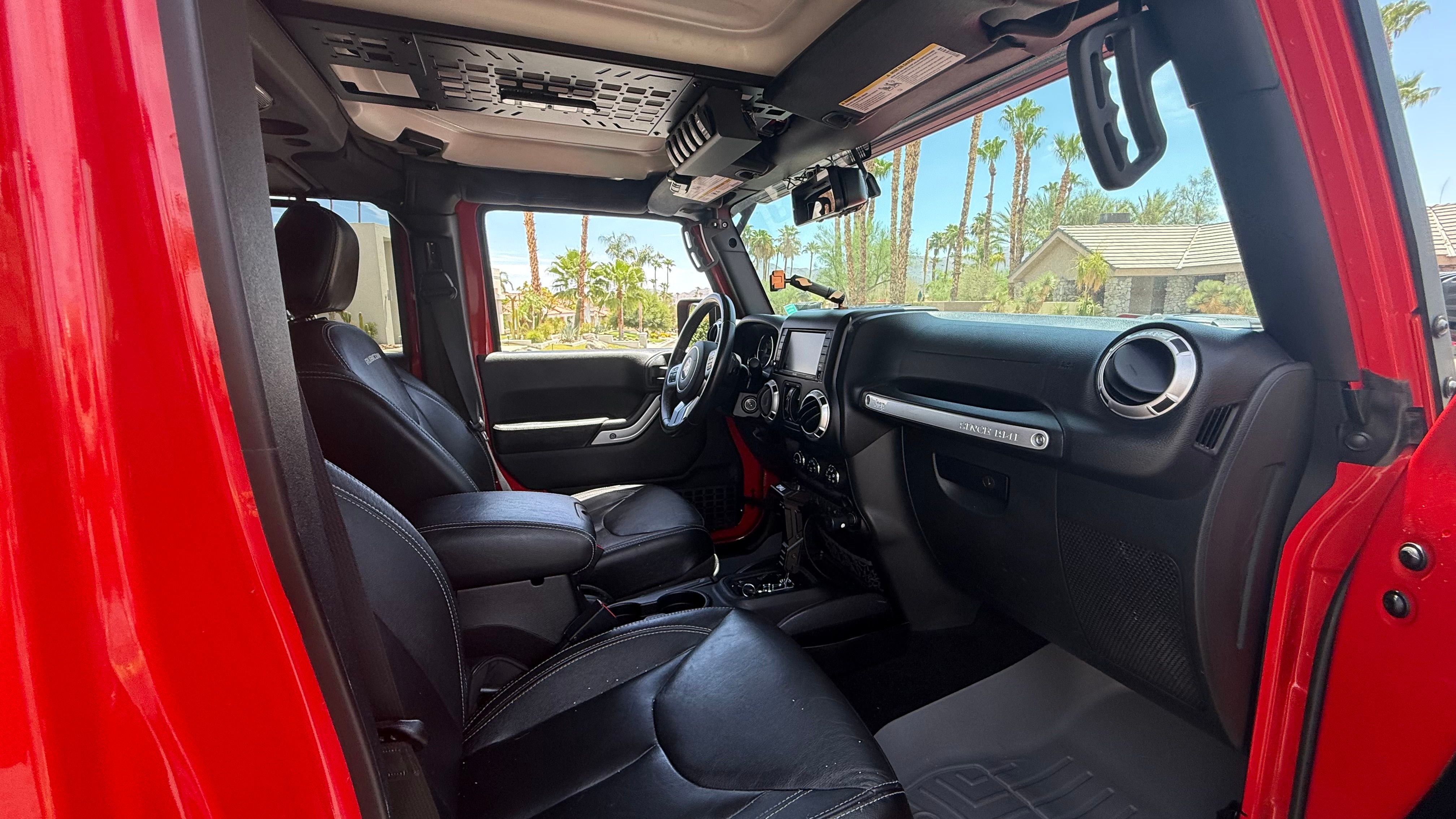 Used 2015 Jeep Wrangler Unlimited Rubicon AWD/4WD image 6